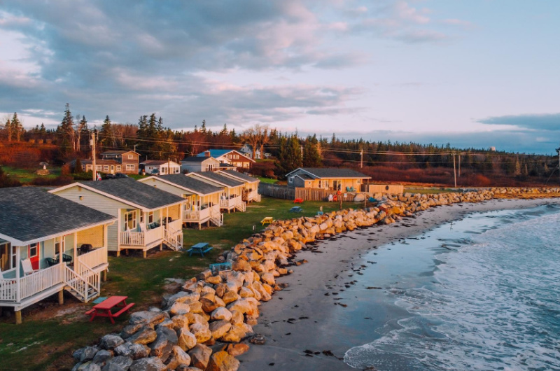 Cozy Beachfront Lobster Getaway